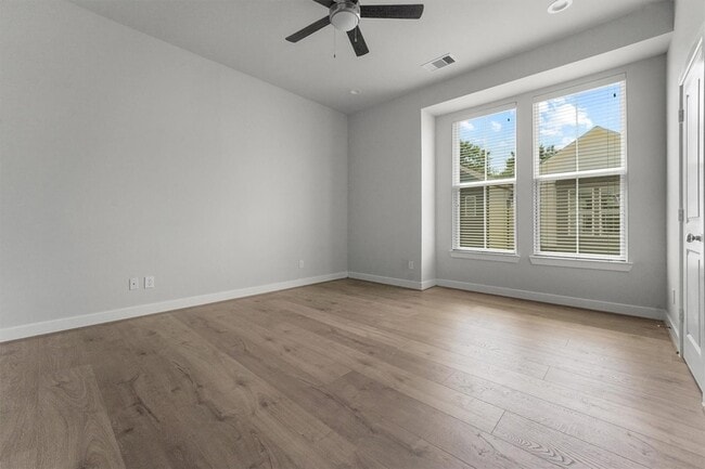 Building Photo - 5914 Haring Ln