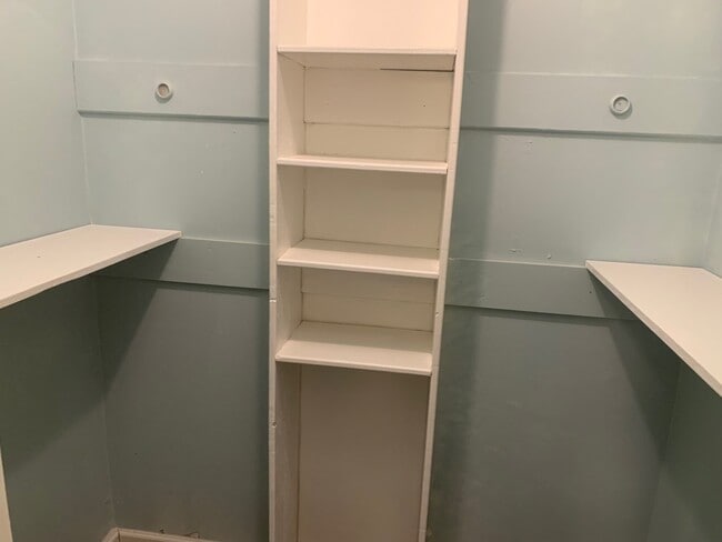 Building Photo - 334 Gamewood Dr