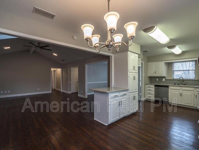 Building Photo - 3852 Westminster Dr