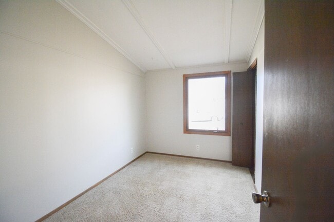 Building Photo - Terrific 3 bedroom home with large fenced yard!