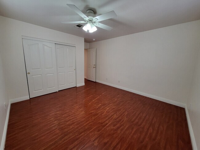 Building Photo - 1158 Founders Ct