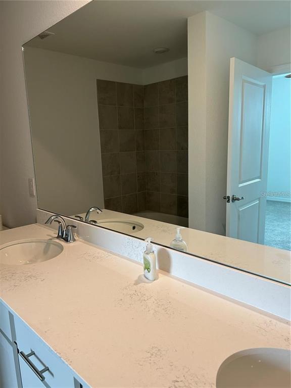 Building Photo - 12180 Wellen Golf St