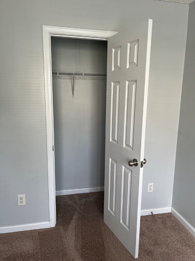 Building Photo - "Spacious 3-Bedroom Townhouse Retreat with Fireplace & Hardwood Floors in Antioch!"
