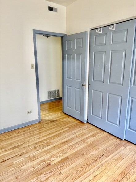 Building Photo - 3402 W Carmen Ave