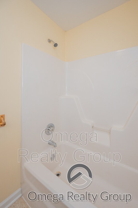 Building Photo - 484 Grey Hill Rd