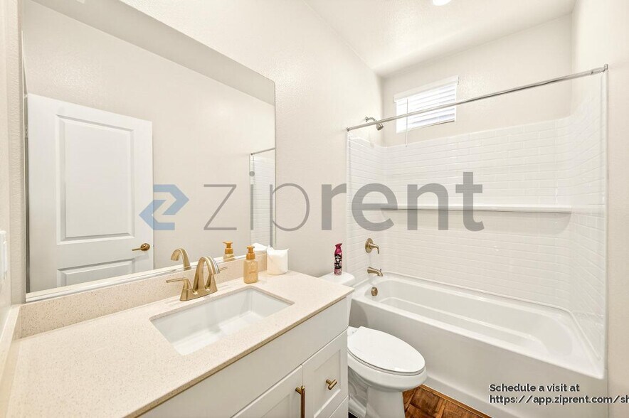 Building Photo - 9515 Hannah Wy