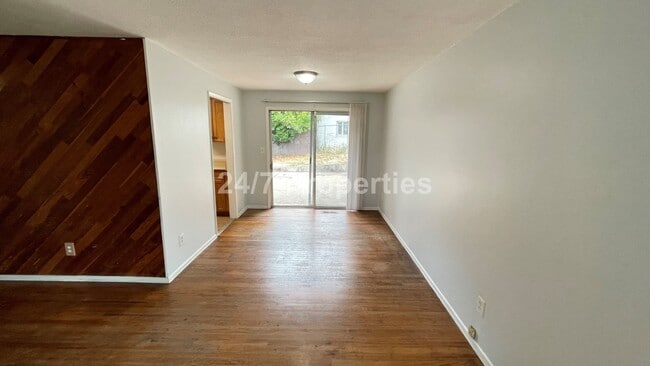 Building Photo - Charming 3 BD | 2 BA House with Large Back...