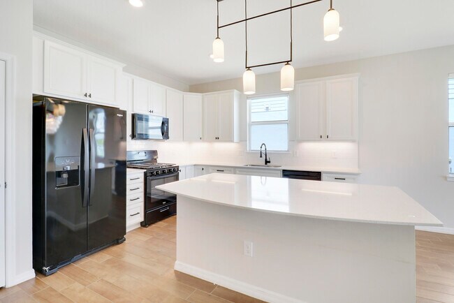 Building Photo - 12545 SW Gray Fox Ln