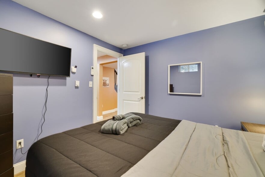 Building Photo - 163 Cambridge Ct