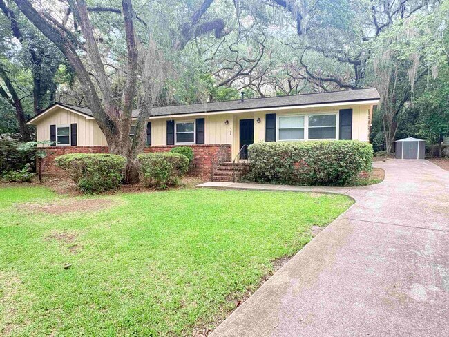 Building Photo - 1504 Sunset Ln