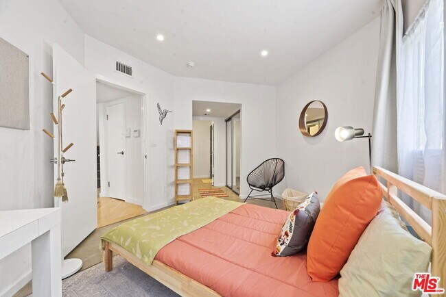 Building Photo - 2607 2nd St