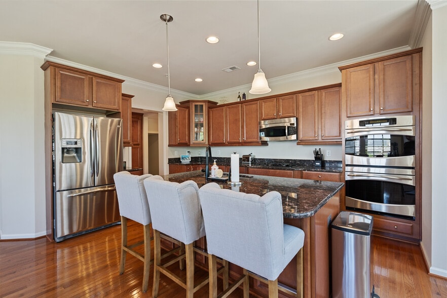 Building Photo - 500 Overlook Park Dr