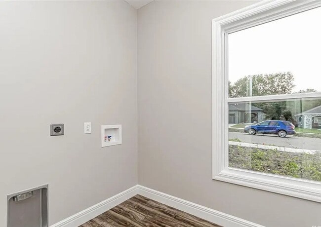 Building Photo - New Rental Available Late January – Beautiful 3 Bedroom Duplex