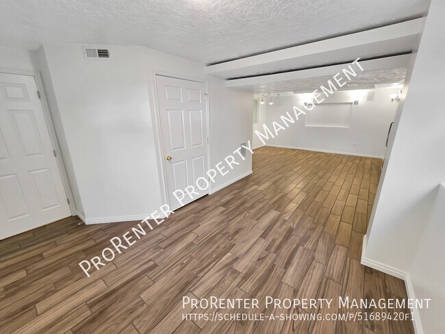 Building Photo - 2208 Kays Creek Dr