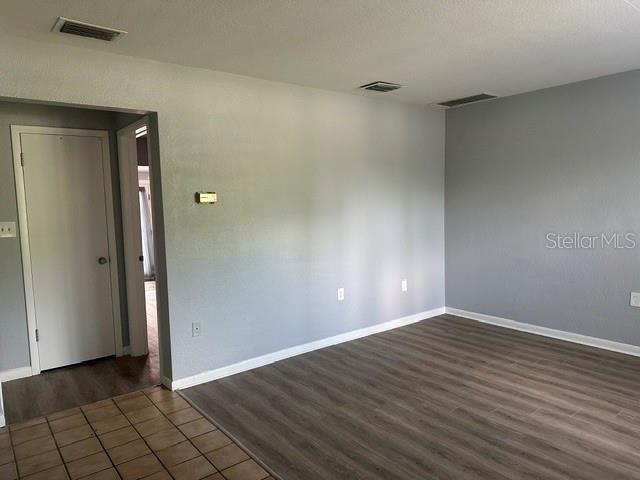 Building Photo - 2301 W Bay Dr