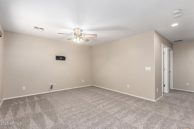 Building Photo - 111 N 193rd Dr