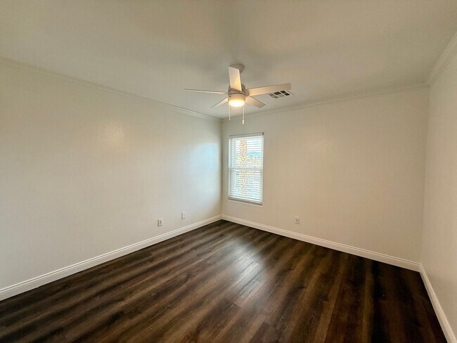 Building Photo - COMING SOON 5/BD 3/BA Home W/ Expansive Yard, Solar Panels, and No Rear Neighbors!