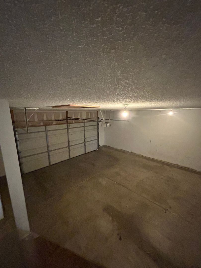 Building Photo - 1625 Pin Oak Ct