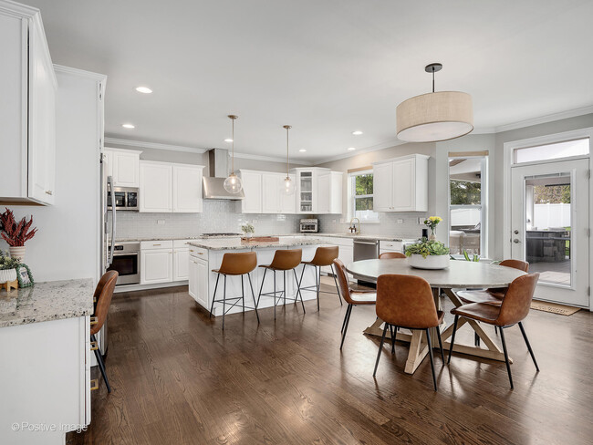 Building Photo - 212 S Wilmette Ave