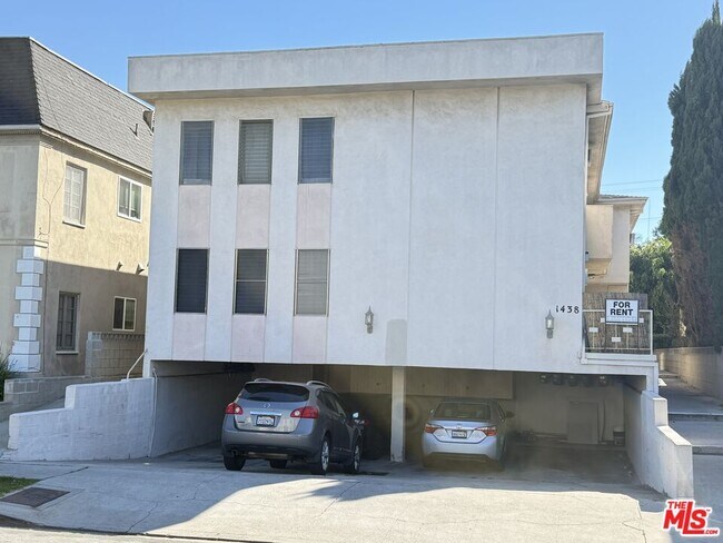 Building Photo - 1438 S Canfield Ave