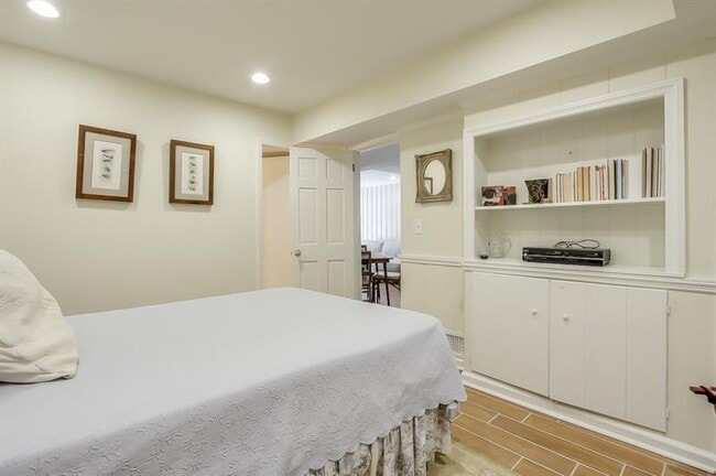 Building Photo - 42 Pine Lake Dr NW