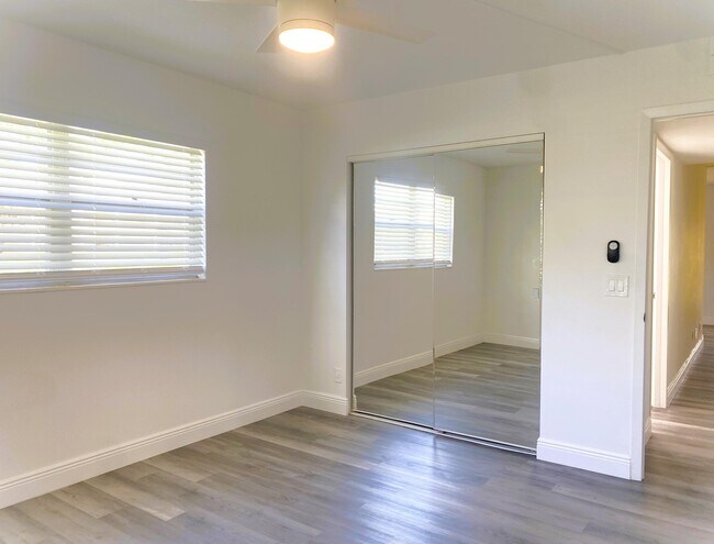 Building Photo - 256 Mansfield F