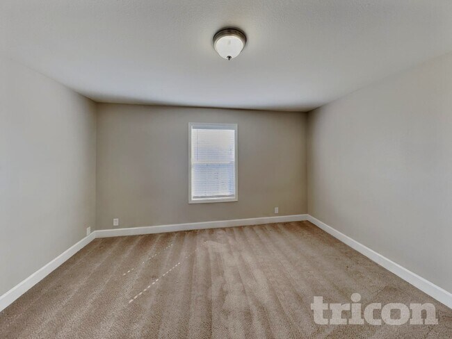 Building Photo - 947 Lavergne Ln