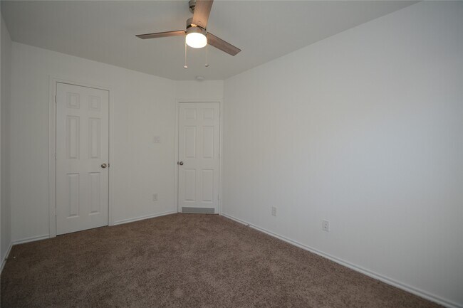 Building Photo - 1319 Winding Willow Dr
