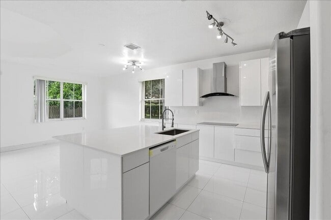 Building Photo - 3802 SW 165th Terrace
