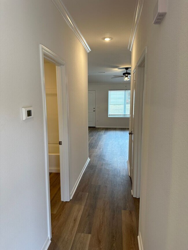 Building Photo - **PreLeasing*  NEW Three Bedroom | Two Bath Home in Benton