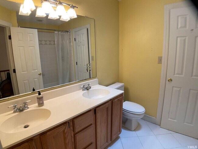 Building Photo - 3105 Mel Oak Trail