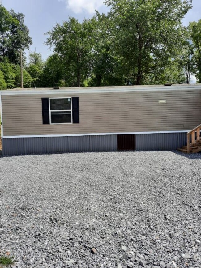 Building Photo - $1,000 - 2 Bedroom / 2 Bath Mobile Home in...