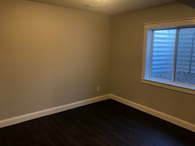 Building Photo - 3716 Marigold Dr