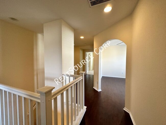 Building Photo - 23703 Stagecoach Way