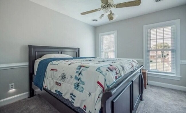Building Photo - Gorgeous house for rent in Chesapeake.