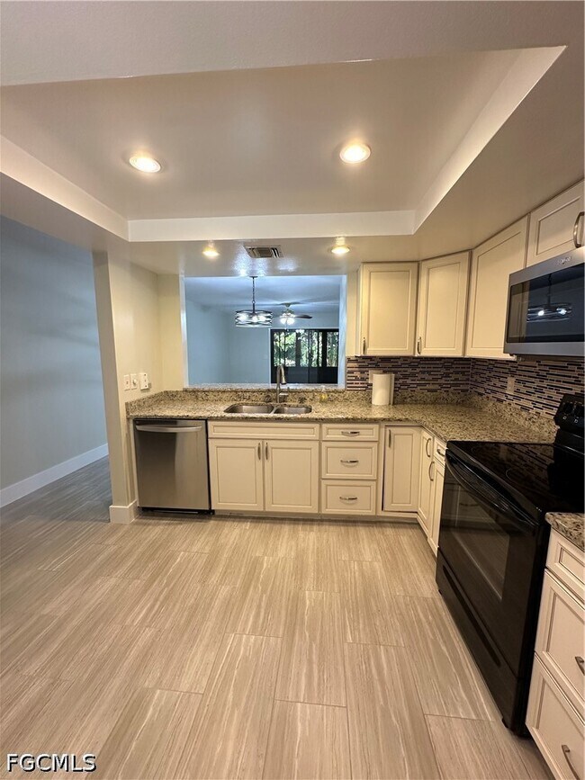 Building Photo - 6136 Whiskey Creek Dr