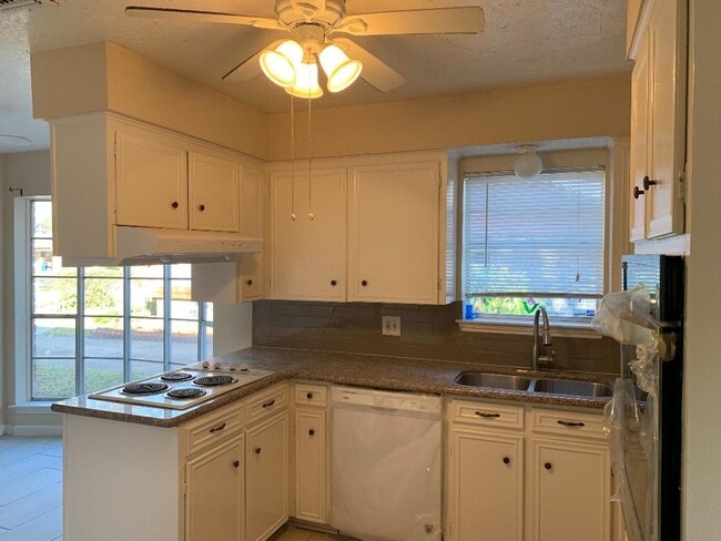 Building Photo - 13819 Piping Rock Ln