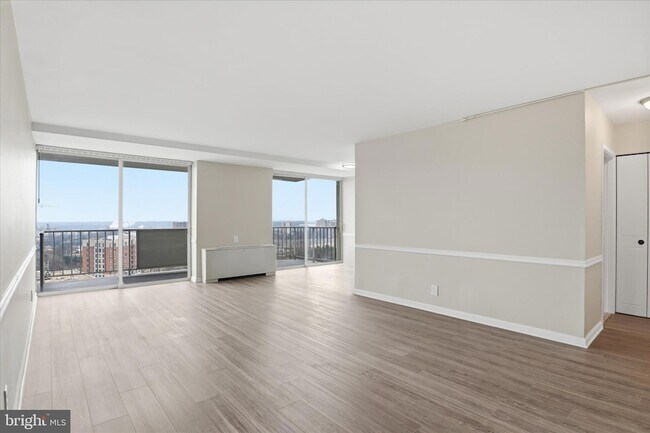 Building Photo - 301 N Beauregard St