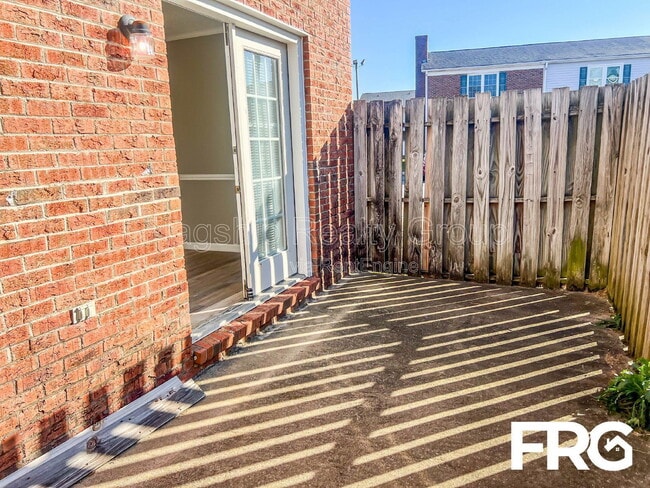 Building Photo - 100 Kristin Dr