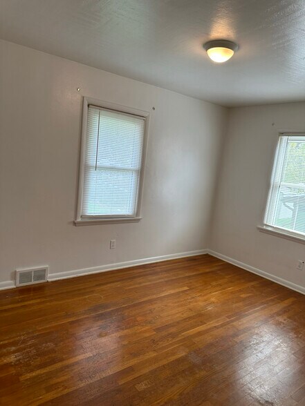 Building Photo - 622 Barmore Ave