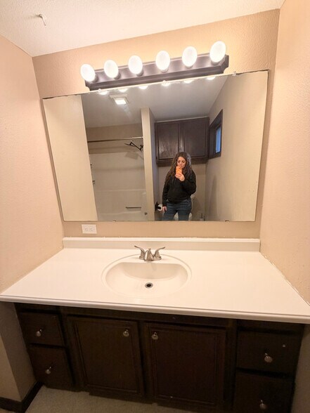 Building Photo - 1521 S 33rd St