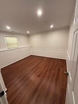 Building Photo - 8637 Centerton Ln