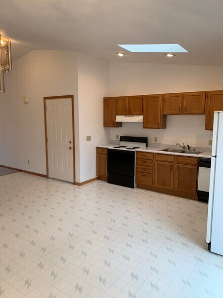Primary Photo - 2167 Sunnyslope Dr
