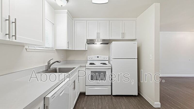 Building Photo - 2760 Coloma St