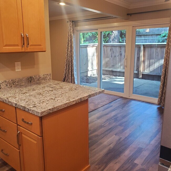 Building Photo - Sparkling Upgrades & Convenient Pleasant H...