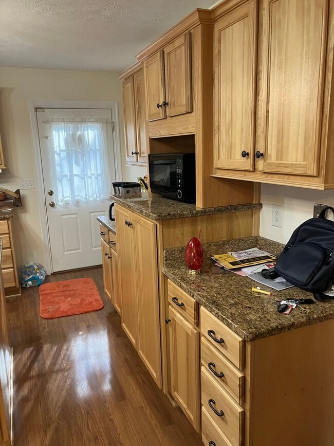 Building Photo - Rambler with full basement