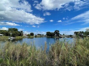 Building Photo - 5420 SW 25TH AVE # 1-2 DANIA, FL 33312