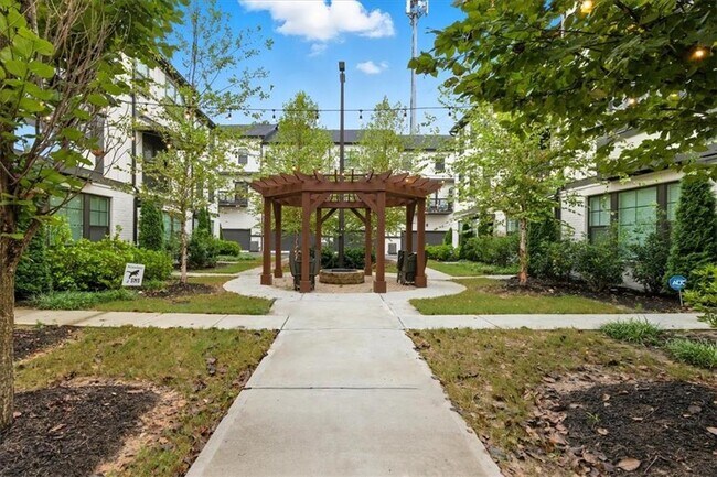 Building Photo - 2030 Main St NW