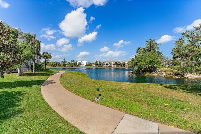 Building Photo - 353 S US Hwy 1