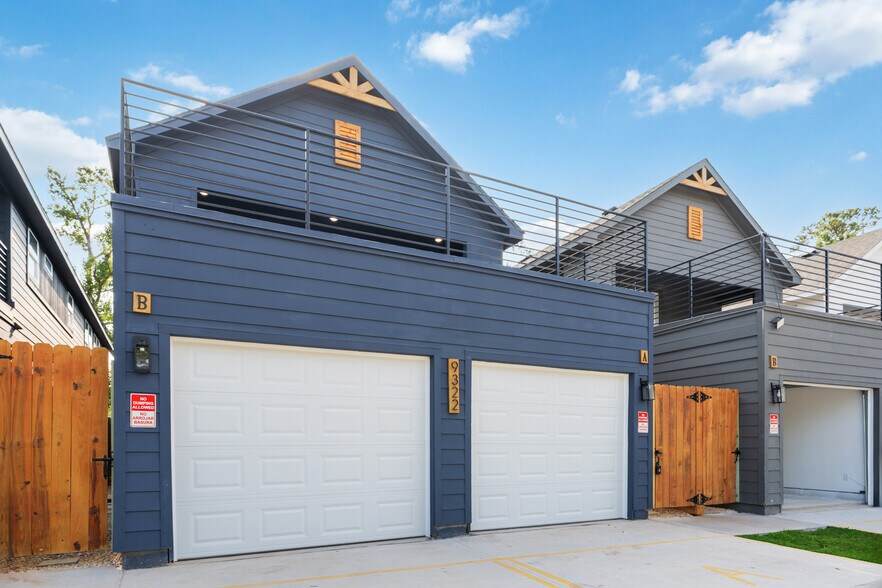 Building Photo - 9320 Firnat St